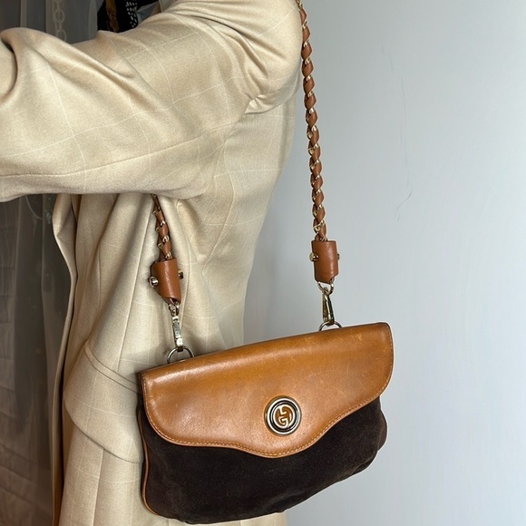 1960’s Gucci Suede and Leather Shoulder with Crossbody Chain Bag - Picture 2 of 16